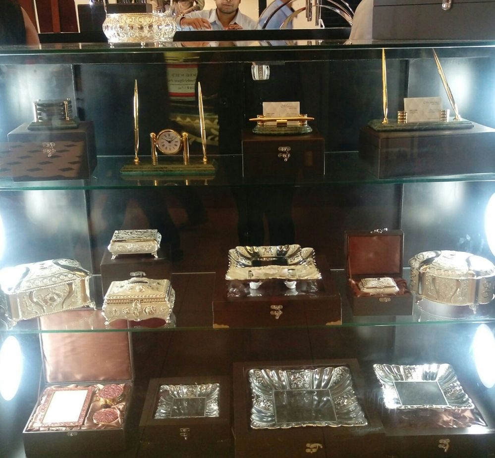 whatsapp-image-2016-10-11-at-12-16-12-am-1